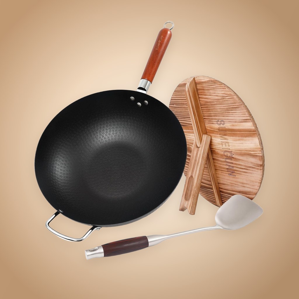 13.5-inch carbon steel wok with standable wooden lid &mdash; SUMEIGUAN Amazon listing